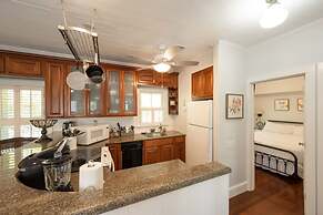 Conch Cottage by Brightwild Quiet w Shared Pool