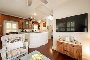 Conch Cottage by Brightwild Quiet w Shared Pool