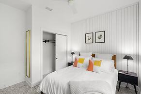 Casa Cohiba by Brightwild Steps to 7th Ave