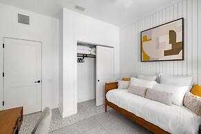 Casa Cohiba by Brightwild Steps to 7th Ave