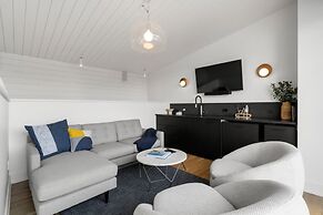 Casa Cohiba by Brightwild Steps to 7th Ave