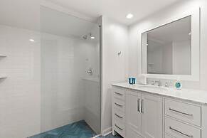 Hyde Park Hydeaway Stunning Home w Heated Pool