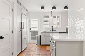 Hyde Park Hydeaway Stunning Home w Heated Pool