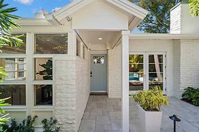 Hyde Park Hydeaway Stunning Home w Heated Pool