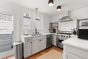 Hyde Park Hydeaway Stunning Home w Heated Pool