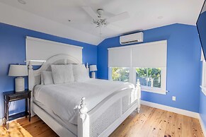 Keys Please by Brightwild Pool Steps to Duval