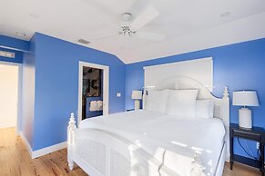 Keys Please by Brightwild Pool Steps to Duval