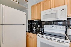 Poolside Suite by Brightwild Pvt Pool Parking