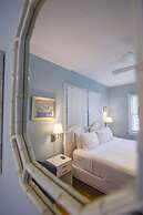 Poolside Suite by Brightwild Pvt Pool Parking