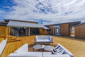 Kamp by Brightwild Rooftop Penthouse On Duval