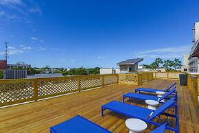 Kamp by Brightwild Rooftop Penthouse On Duval