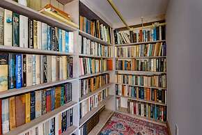 Kamp by Brightwild Rooftop Penthouse On Duval