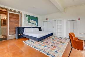 Kamp by Brightwild Rooftop Penthouse On Duval