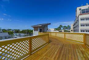 Kamp by Brightwild Rooftop Penthouse On Duval