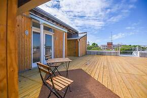 Kamp by Brightwild Rooftop Penthouse On Duval