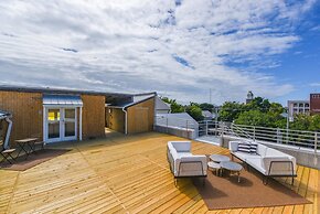 Kamp by Brightwild Rooftop Penthouse On Duval