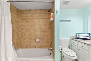 Oceanfront Penthouse Pool Hot Tub Beach Access