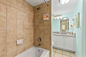 Oceanfront Penthouse Pool Hot Tub Beach Access