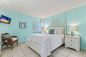 Oceanfront Penthouse Pool Hot Tub Beach Access