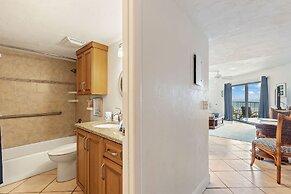 Ocean View Suite w Pool Hot Tub Beach Access