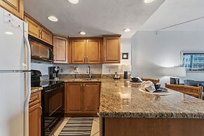 Ocean View Suite w Pool Hot Tub Beach Access