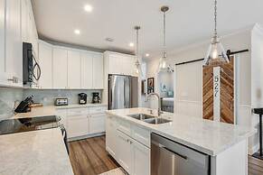 Southernmost View by Brightwild Pool H20 Views