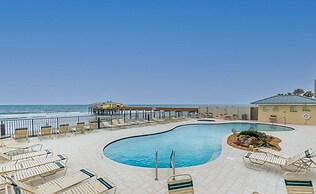 Top Floor Oceanfront Condo w Pool Beach Access
