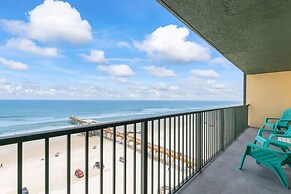 Top Floor Oceanfront Condo w Pool Beach Access