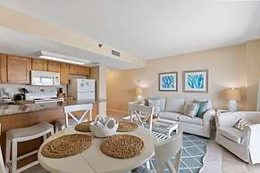 Top Floor Oceanfront Condo w Pool Beach Access