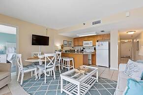 Top Floor Oceanfront Condo w Pool Beach Access