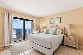 Ocean Front Condo w Amazing Views Pool Hot Tub