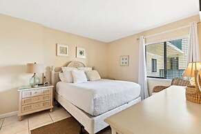 Ocean Front Condo w Amazing Views Pool Hot Tub