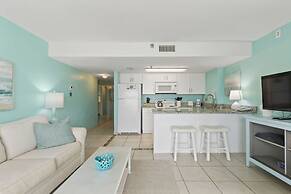 Updated Ocean Front Condo Aquamarine Suite 201