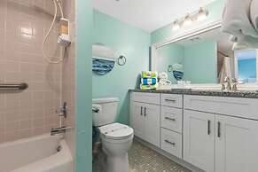 Updated Ocean Front Condo Aquamarine Suite 201
