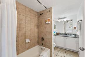 Top Floor Oceanfront Condo w Pool Beach Access