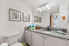 Top Floor Oceanfront Condo w Pool Beach Access