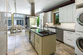 Contra House by Brightwild Luxury Home w Pool