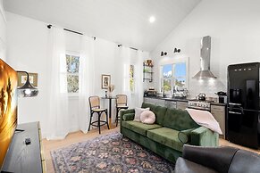 Romeo Julieta 2 Epic Studios Steps to 7th Ave