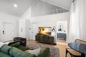 Romeo Julieta 2 Epic Studios Steps to 7th Ave