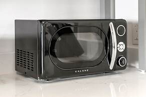 The Adaline 2 Beautiful Hyde Park 1BR Suite