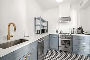 The Adaline 2 Beautiful Hyde Park 1BR Suite