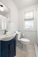 The Adaline 2 Beautiful Hyde Park 1BR Suite