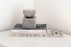 The Adaline 2 Beautiful Hyde Park 1BR Suite