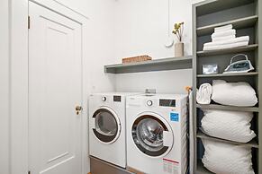 The Adaline 2 Beautiful Hyde Park 1BR Suite