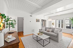 The Adaline 2 Beautiful Hyde Park 1BR Suite