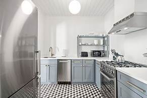 The Adaline 2 Beautiful Hyde Park 1BR Suite