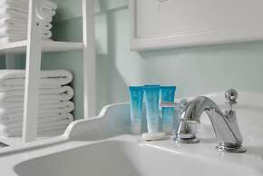 Soho Escape by Brightwild Gorgeous Apt in Soho