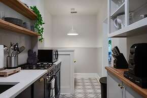 Soho Escape by Brightwild Gorgeous Apt in Soho