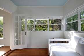 Soho Escape by Brightwild Gorgeous Apt in Soho