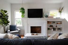 Soho Escape by Brightwild Gorgeous Apt in Soho